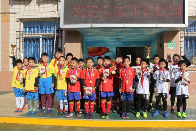 巴萨宣布登贝莱再度受伤 复出后不久再次面对伤病